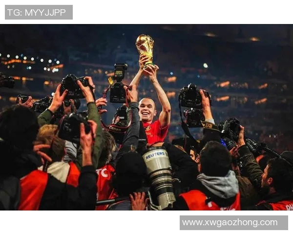 足球巨星背后的艰辛训练之路：从汗水到荣耀的突破与坚持